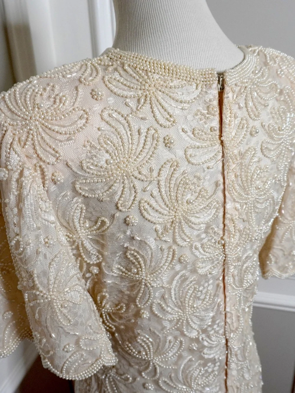 Vintage Laurence Kazar Lace, Pearls, Sequins White/Pink Formal Dress, Size M - Picture 7 of 9